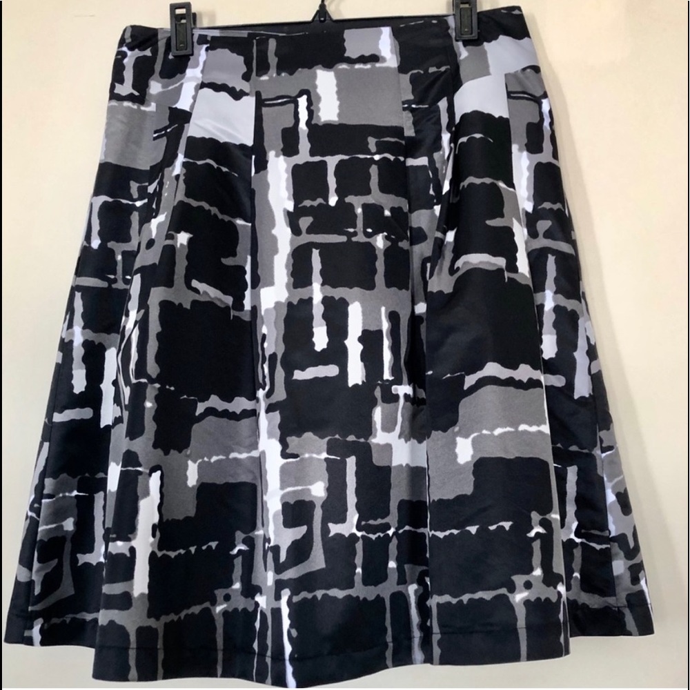 Jessica A-line skirt black grey & white hidden side zipper fully lined size 8
